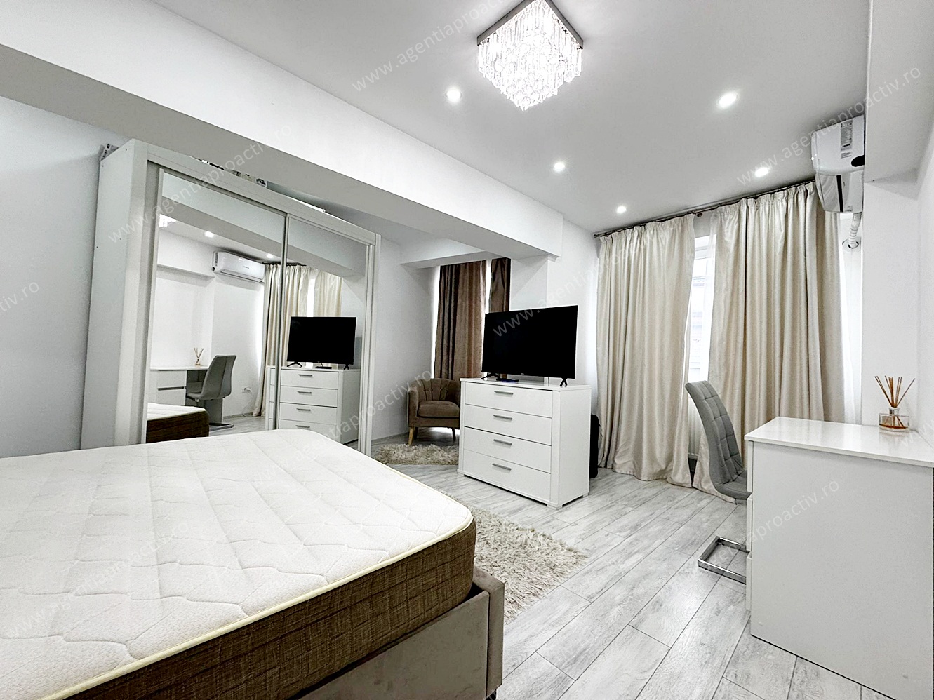 Apartament cu o cameră, LA CHEIE, în cartierul Siderurgiştilor Vest.